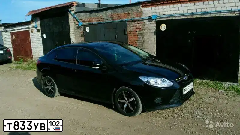 Фото автомобиля FORD FOCUS, 2012 — госномер У096УТ102. Цвет: ЧЕРНЫЙ