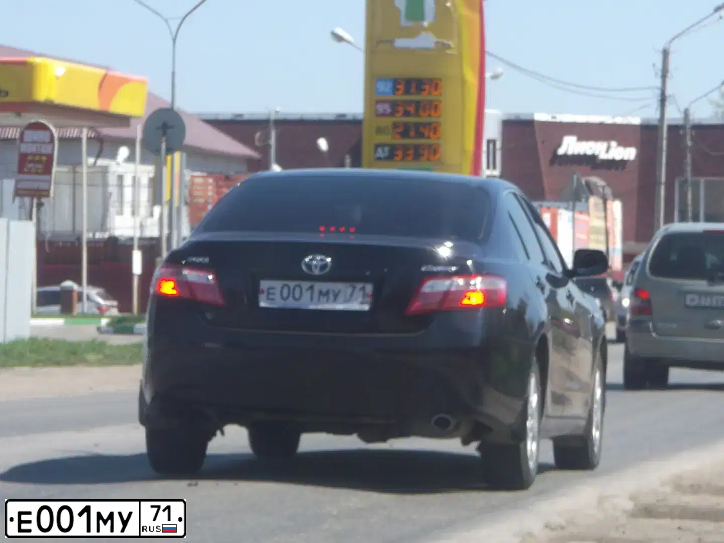 Фото автомобиля TOYOTA CAMRY, 2006 — госномер Е001МУ71. Цвет: ЧЕРНЫЙ