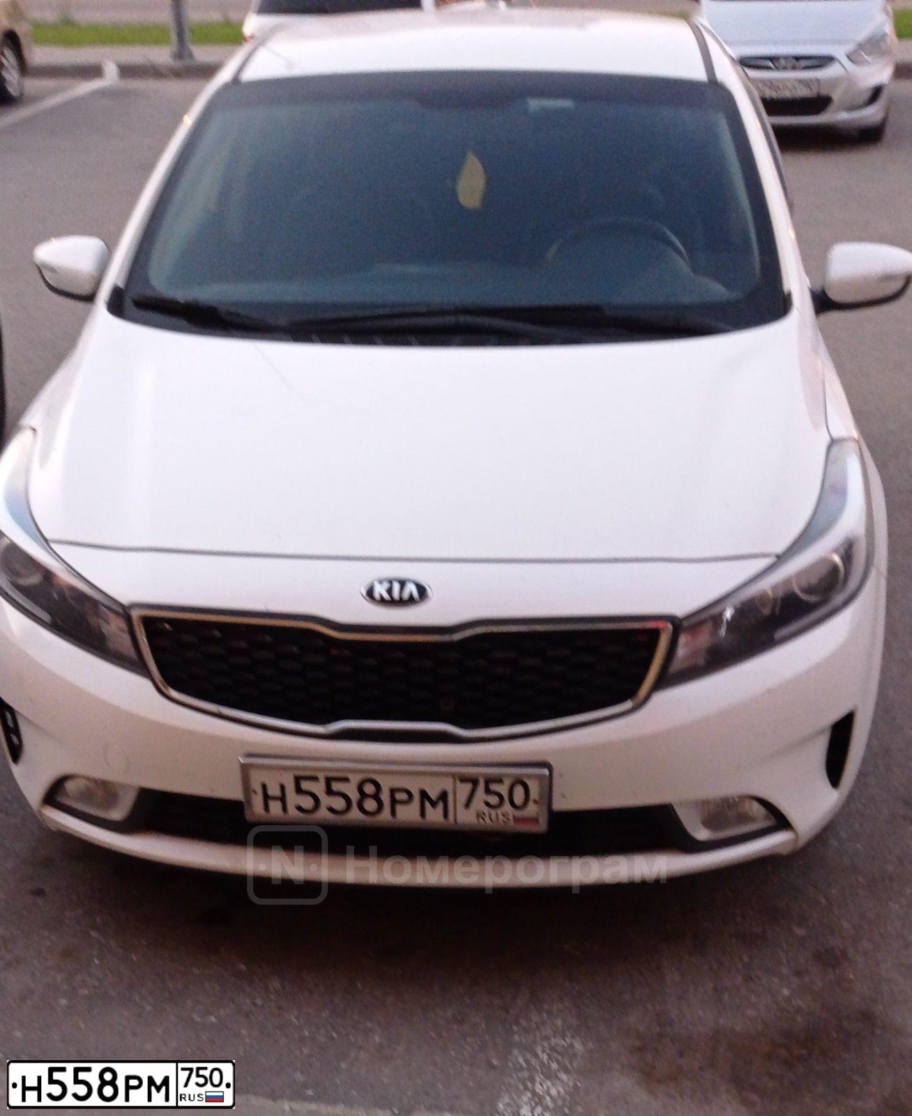Фото автомобиля KIA CERATO, 2018 — госномер О880ВВ550. Цвет: Белый