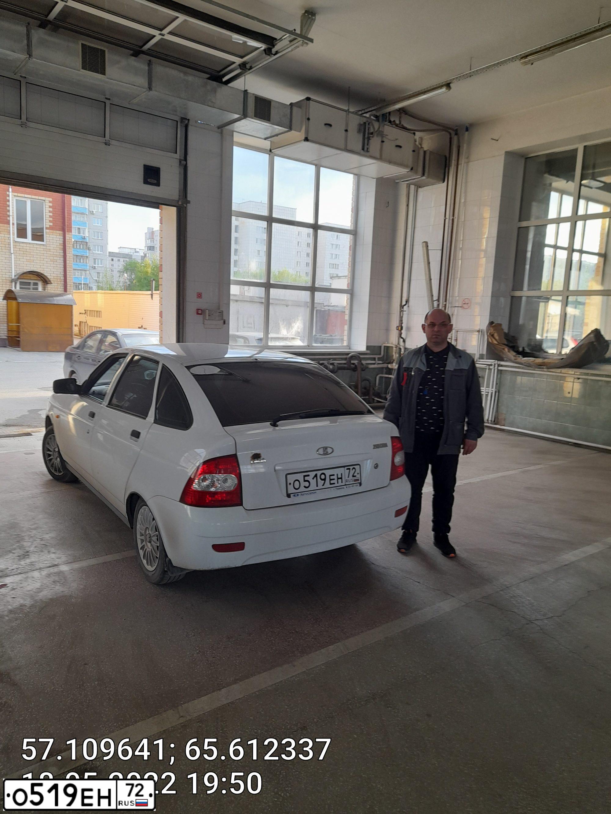 Фото автомобиля LADA 2172 PRIORA, 2012 — госномер О519ЕН72. Цвет: Белый