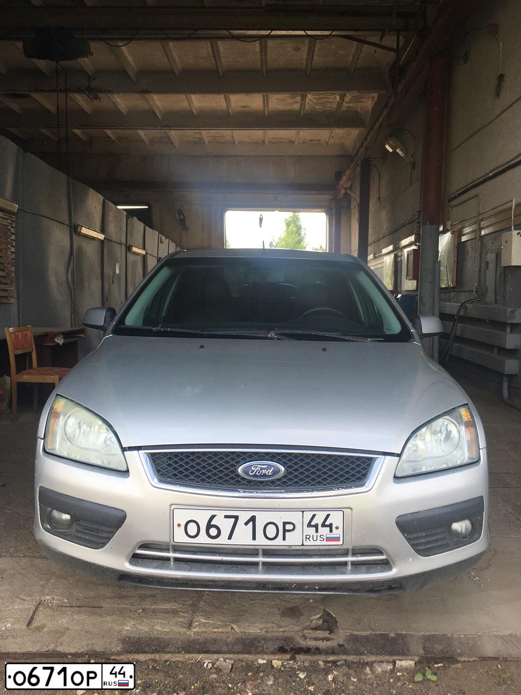 Фото автомобиля FORD FOCUS, 2006 — госномер С400РЕ69. Цвет: Серебристый