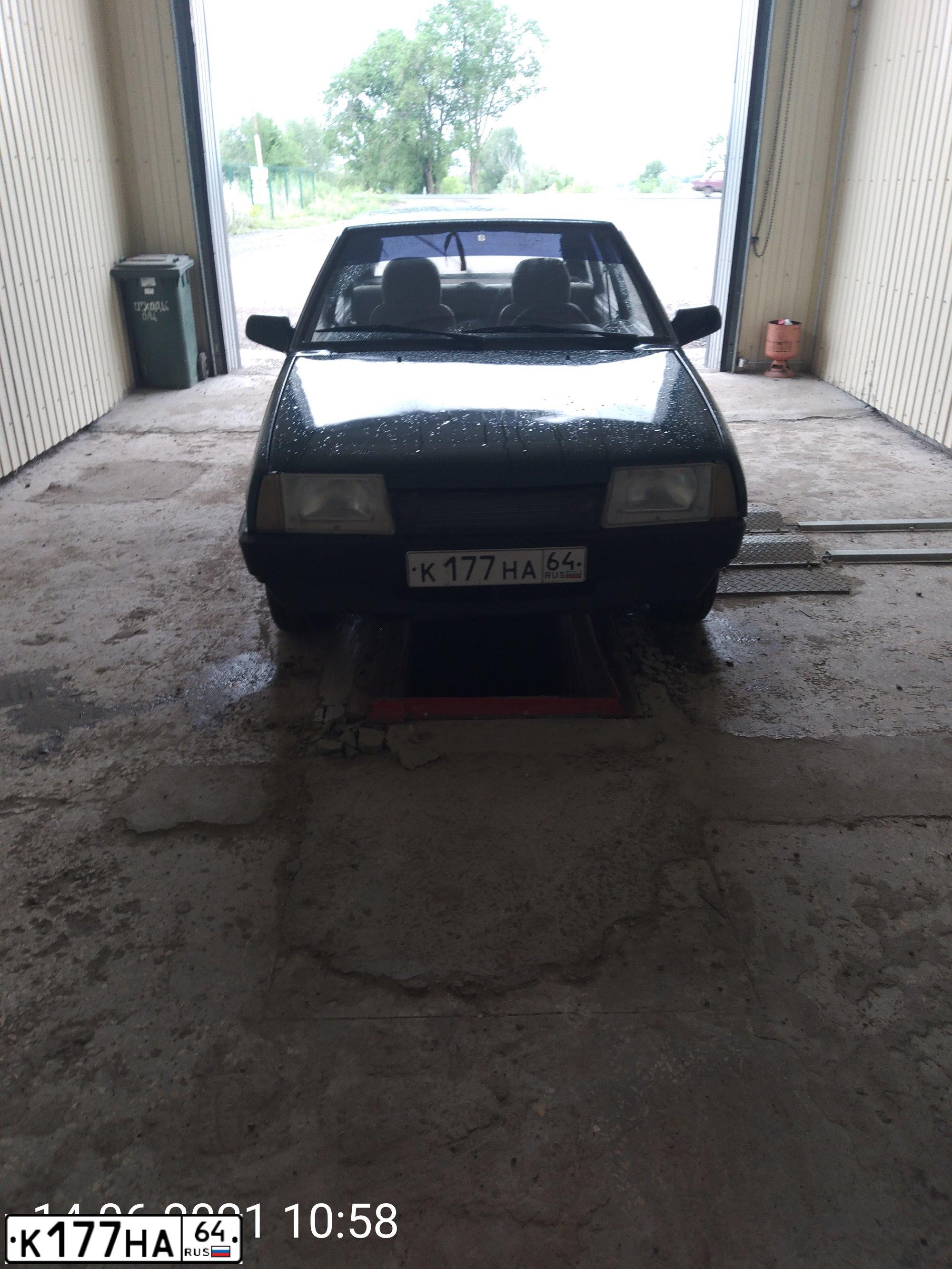 Фото автомобиля LADA 2190 GRANTA, 2013 — госномер Т751МС116. Цвет: СИНЕ-ЧЕРНЫЙ