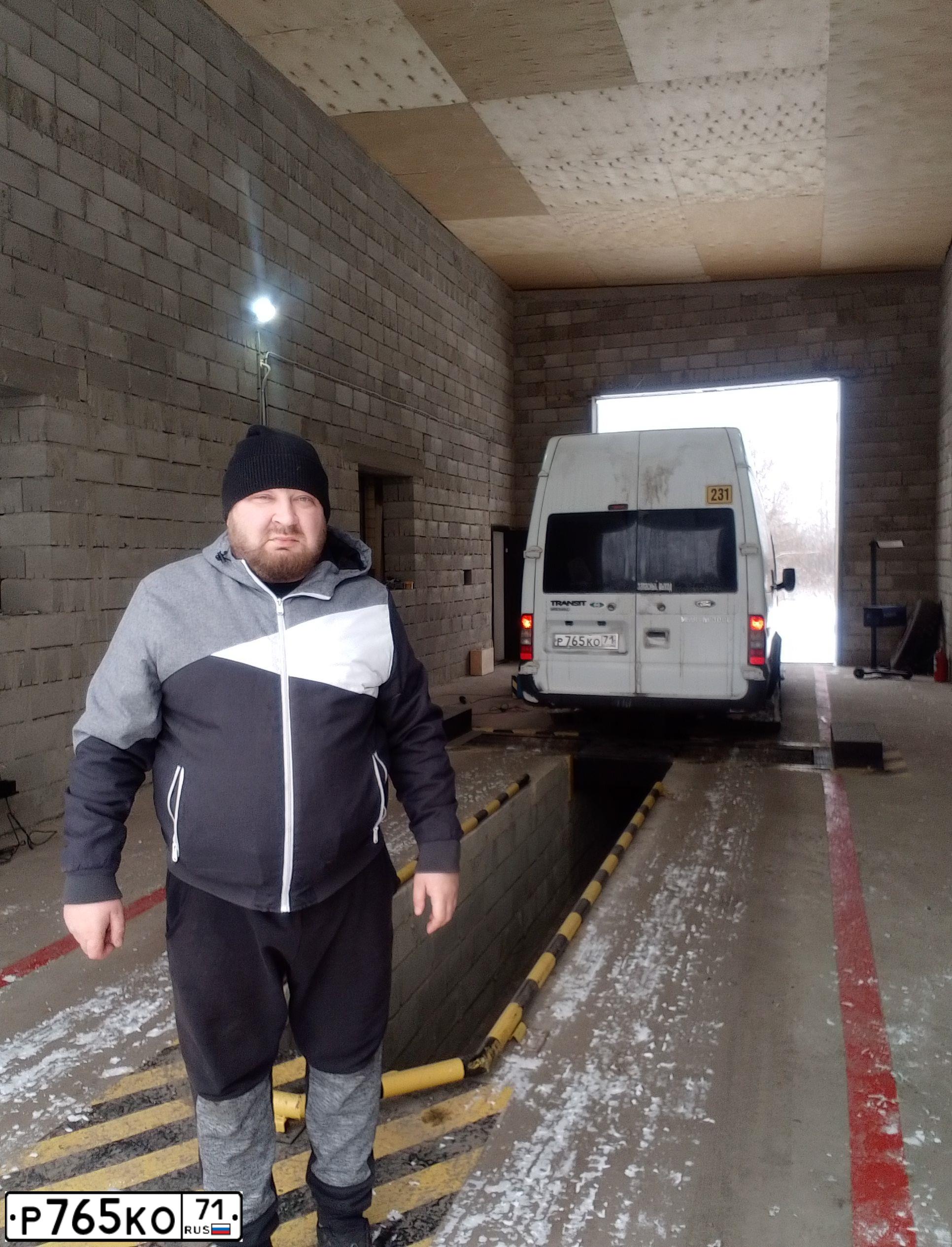 Фото автомобиля FORD TRANSIT, 2012 — госномер Р765КО71. Цвет: Белый