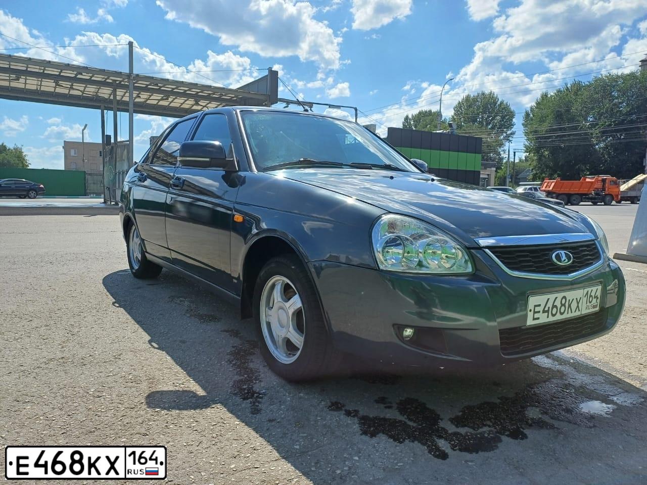 Фото автомобиля LADA 2172 PRIORA, 2013 — госномер Е468КХ164. Цвет: сине-зеленый