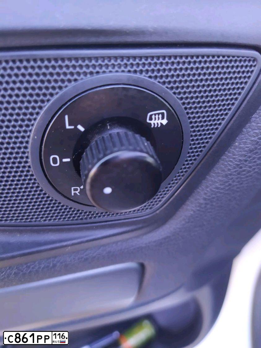 Фото автомобиля SKODA OCTAVIA, 2012 — госномер Н060УМ716. Цвет: Белый