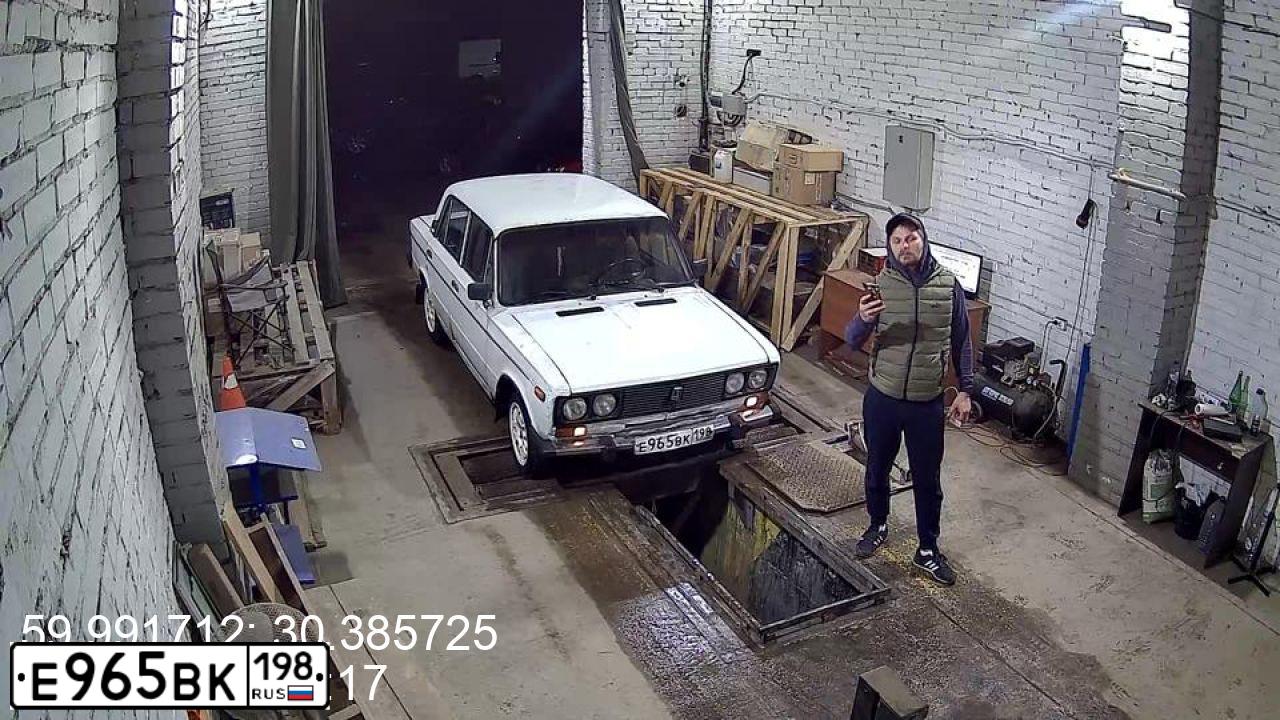 Фото автомобиля LADA 2106 LADA, 2005 — госномер Е408КХ98. Цвет: Белый