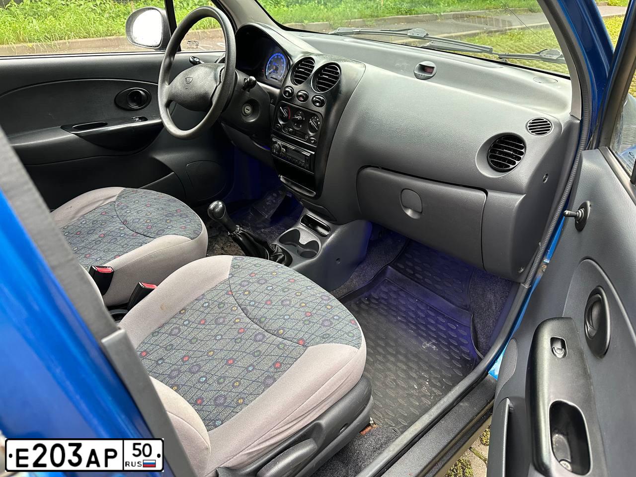 Фото автомобиля DAEWOO MATIZ, 2013 — госномер Е203АР50. Цвет: СИНЕ-ГЛАЗУРИСТЫЙ