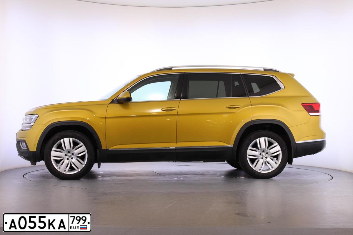 Фото автомобиля VOLKSWAGEN TERAMONT, 2018 — госномер А055КА799. Цвет: ГОРЧИЧНЫЙ