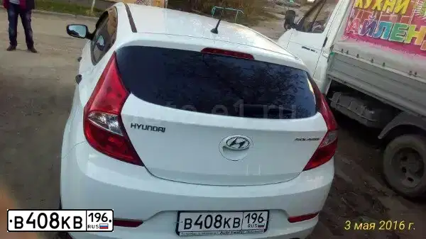 Фото автомобиля HYUNDAI SOLARIS, 2014 — госномер В408КВ196. Цвет: БЕЛЫЙ