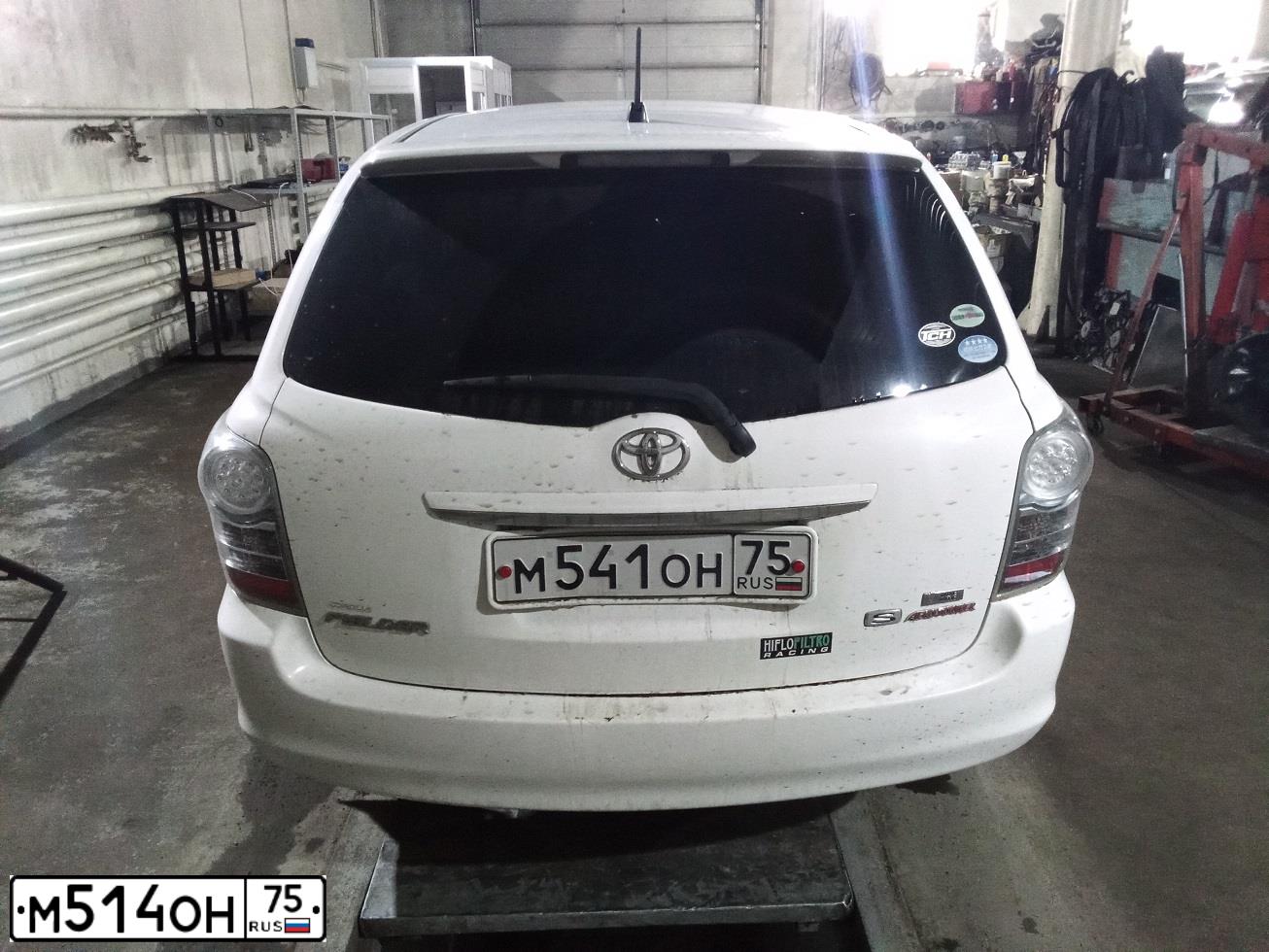 Фото автомобиля MITSUBISHI OUTLANDER, 2010 — госномер С333ЕУ197. Цвет: Белый