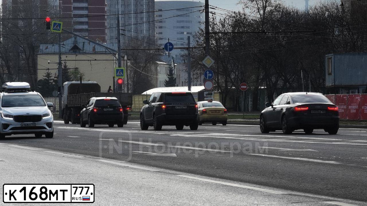 Фото автомобиля BMW SERIE 4, 2014 — госномер Е099АР977. Цвет: Белый
