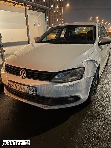 Фото автомобиля VOLKSWAGEN JETTA, 2012 — госномер К441УУ190. Цвет: Белый