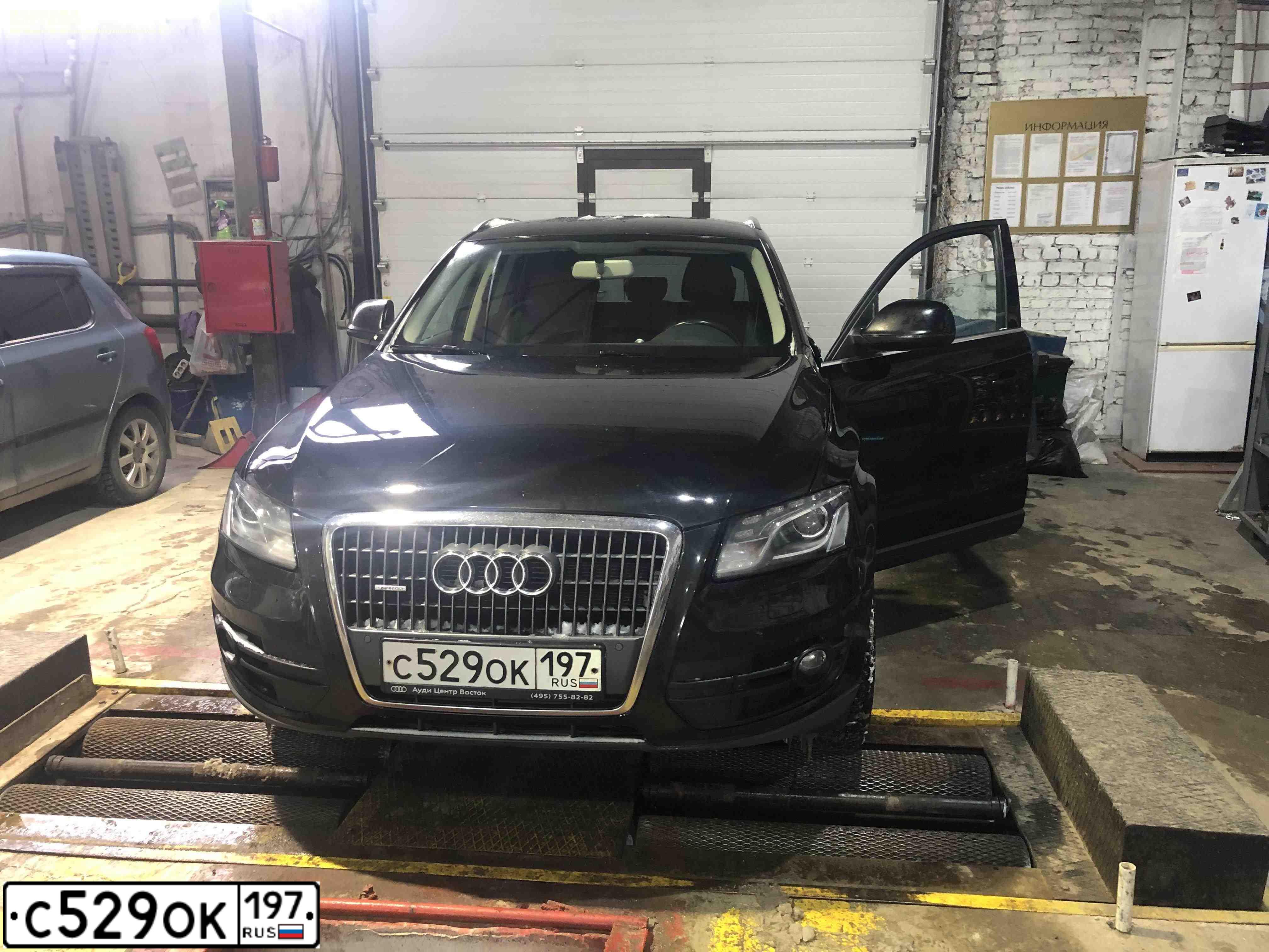 Фото автомобиля AUDI Q5, 2011 — госномер А935РС790. Цвет: ЧЕРНЫЙ
