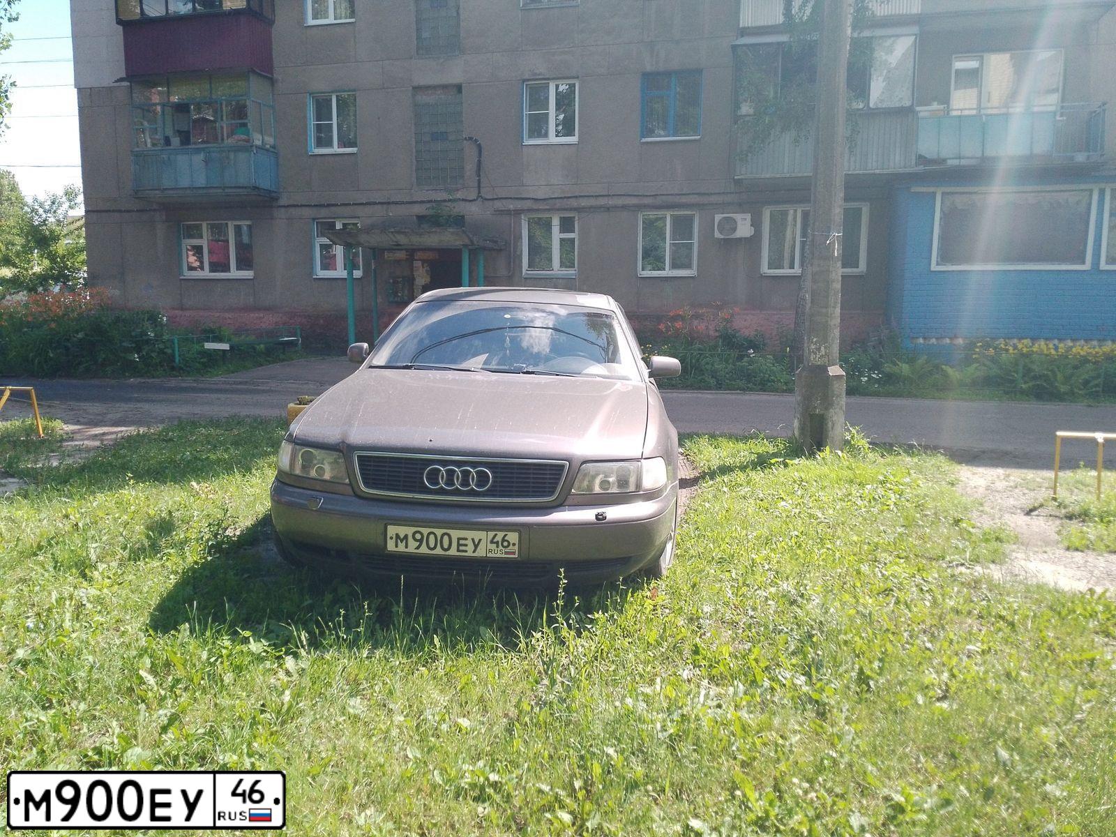 Фото автомобиля GAZ 3110 WOLGA, 1998 — госномер М900ЕУ46. Цвет: Белый