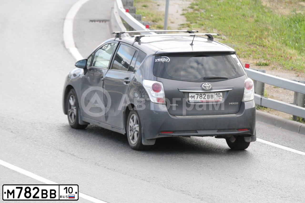 Фото автомобиля TOYOTA VERSO, 2013 — госномер М782ВВ10