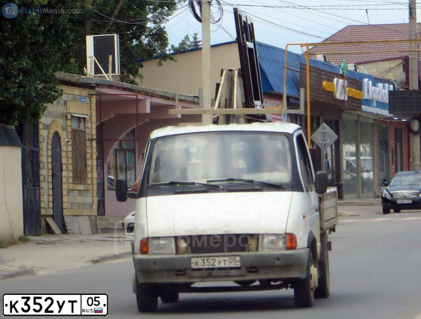 Фото автомобиля GAZ 3302 EL, 2001 — госномер К352УТ05. Цвет: СНЕЖНО-БЕЛЫЙ