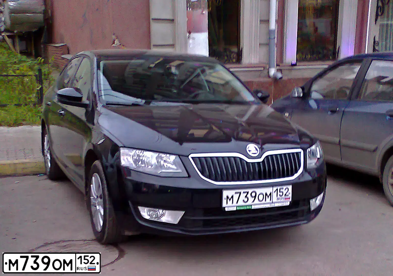 Фото автомобиля SKODA OCTAVIA, 2013 — госномер М739ОМ152. Цвет: ЧЕРНЫЙ