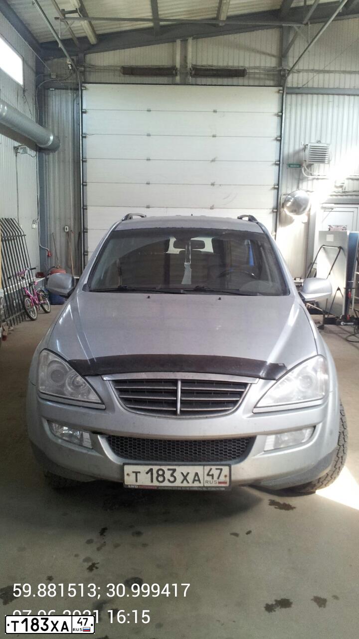 Фото автомобиля SSANGYONG KYRON, 2008 — госномер Т183ХА47. Цвет: СЕРЕБРИСТЫЙ