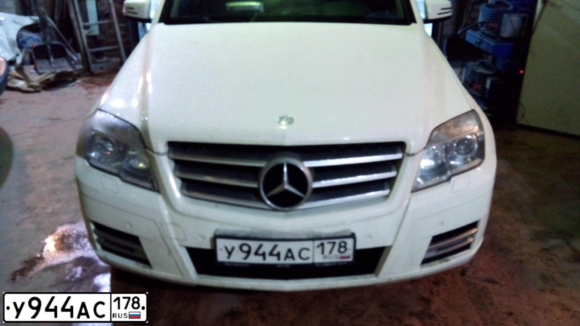 Фото автомобиля MERCEDES GLK-KLASSE, 2010 — госномер Р555РВ96. Цвет: БЕЛЫЙ