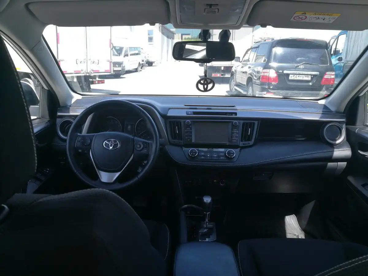 Фото автомобиля TOYOTA LANDCRUISER, 2004 — госномер О777АР45. Цвет: ЧЕРНЫЙ