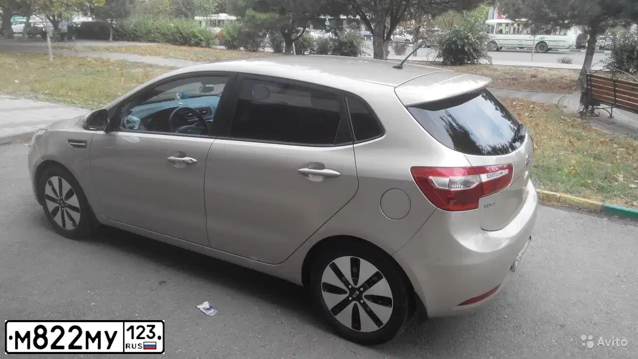 Фото автомобиля KIA SPORTAGE, 2012 — госномер К830СУ126. Цвет: СЕРЫЙ