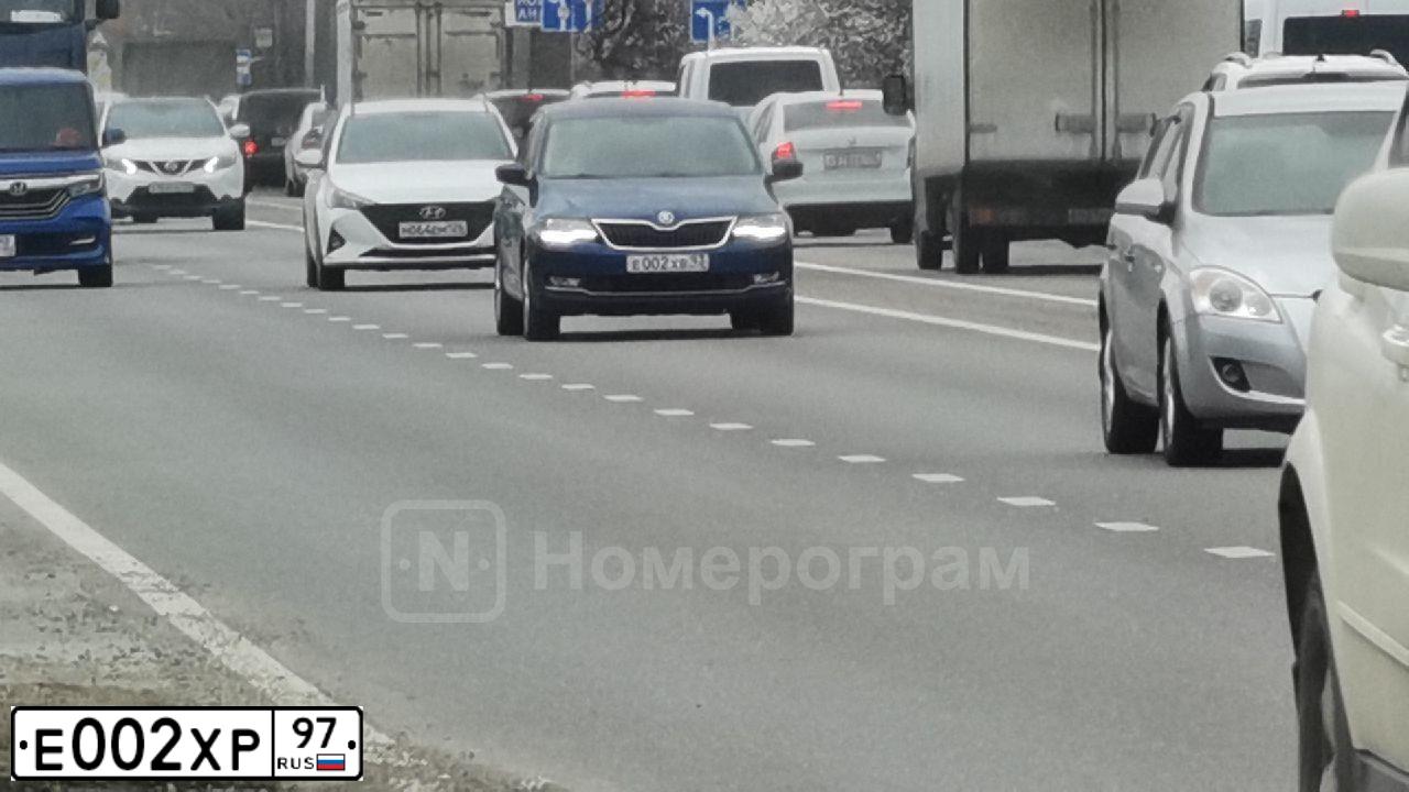 Фото автомобиля GAZ 3110 WOLGA, 2002 — госномер О028НУ799. Цвет: СКАТ