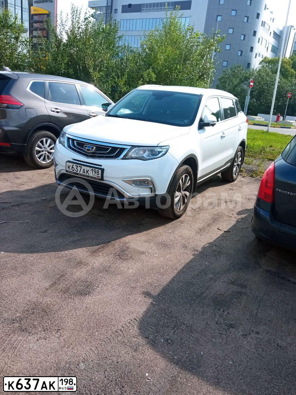 Фото автомобиля GEELY ATLAS, 2019 — госномер К637АК198. Цвет: БЕЛЫЙ