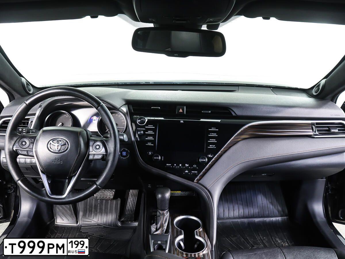 Фото автомобиля TOYOTA CAMRY, 2019 — госномер М151КХ95. Цвет: ЧЕРНЫЙ МЕТАЛЛИК