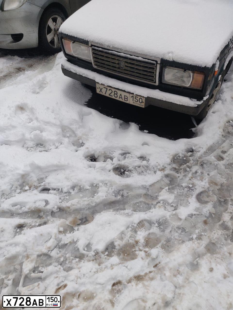 Фото автомобиля LADA 2107, 2006 — госномер К454ОО30. Цвет: Темно-зеленый