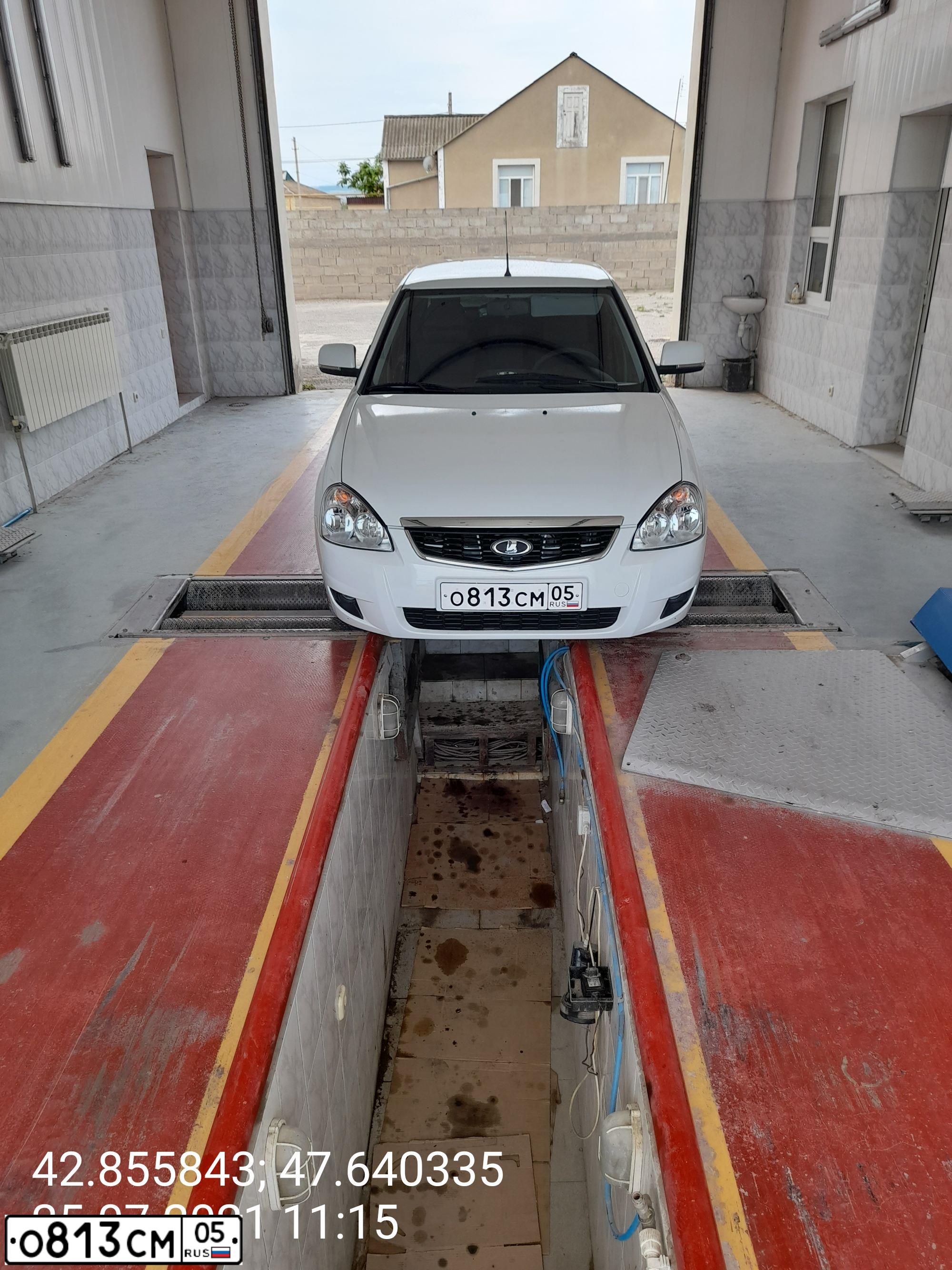 Фото автомобиля LADA PRIORA, 2015 — госномер Х813СВ05. Цвет: Белый