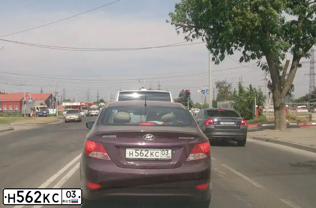 Фото автомобиля HYUNDAI SOLARIS, 2012 — госномер Т543СМ123. Цвет: ФИОЛЕТОВЫЙ