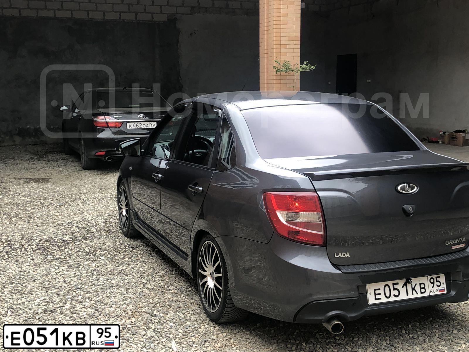Фото автомобиля LADA 2190 GRANTA, 2017 — госномер В393НУ06. Цвет: серебристо-темно-серый