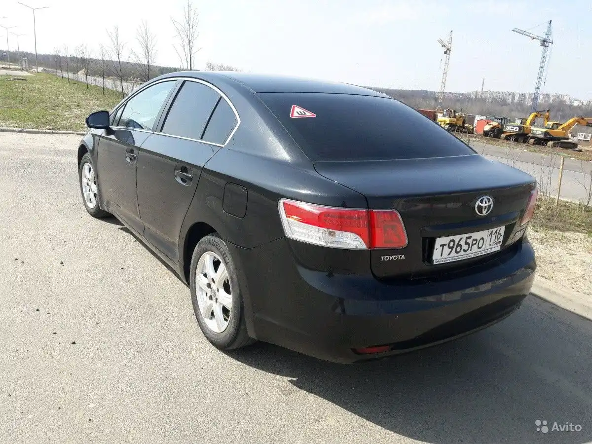Фото автомобиля TOYOTA AVENSIS, 2009 — госномер М025ВМ716. Цвет: ЧЕРНЫЙ