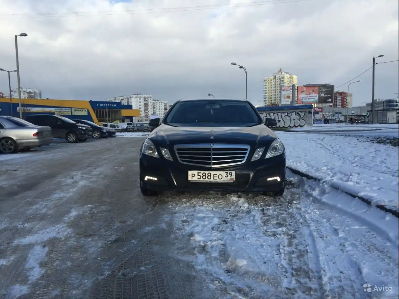 Фото автомобиля MERCEDES E-KLASSE, 2009 — госномер С024ЕР39. Цвет: ЧЕРНЫЙ
