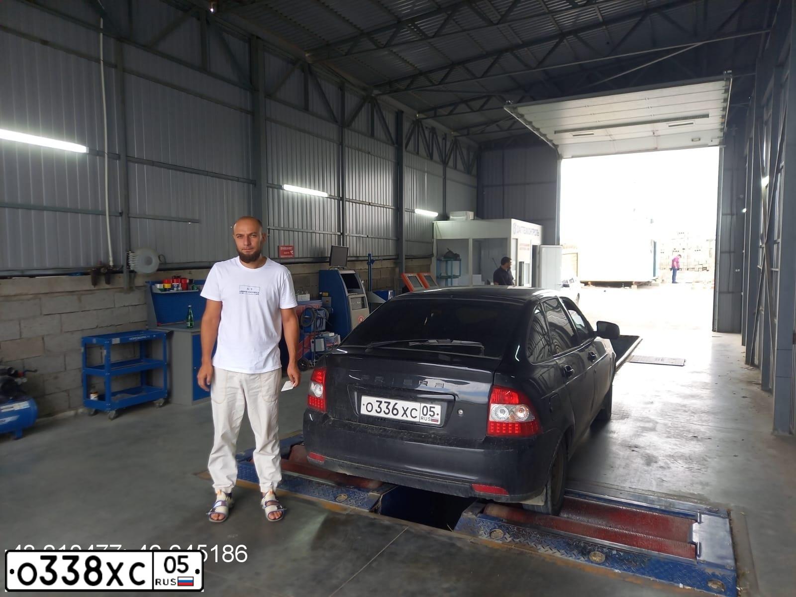 Фото автомобиля VOLKSWAGEN JETTA, 2012 — госномер А050РН750. Цвет: Белый