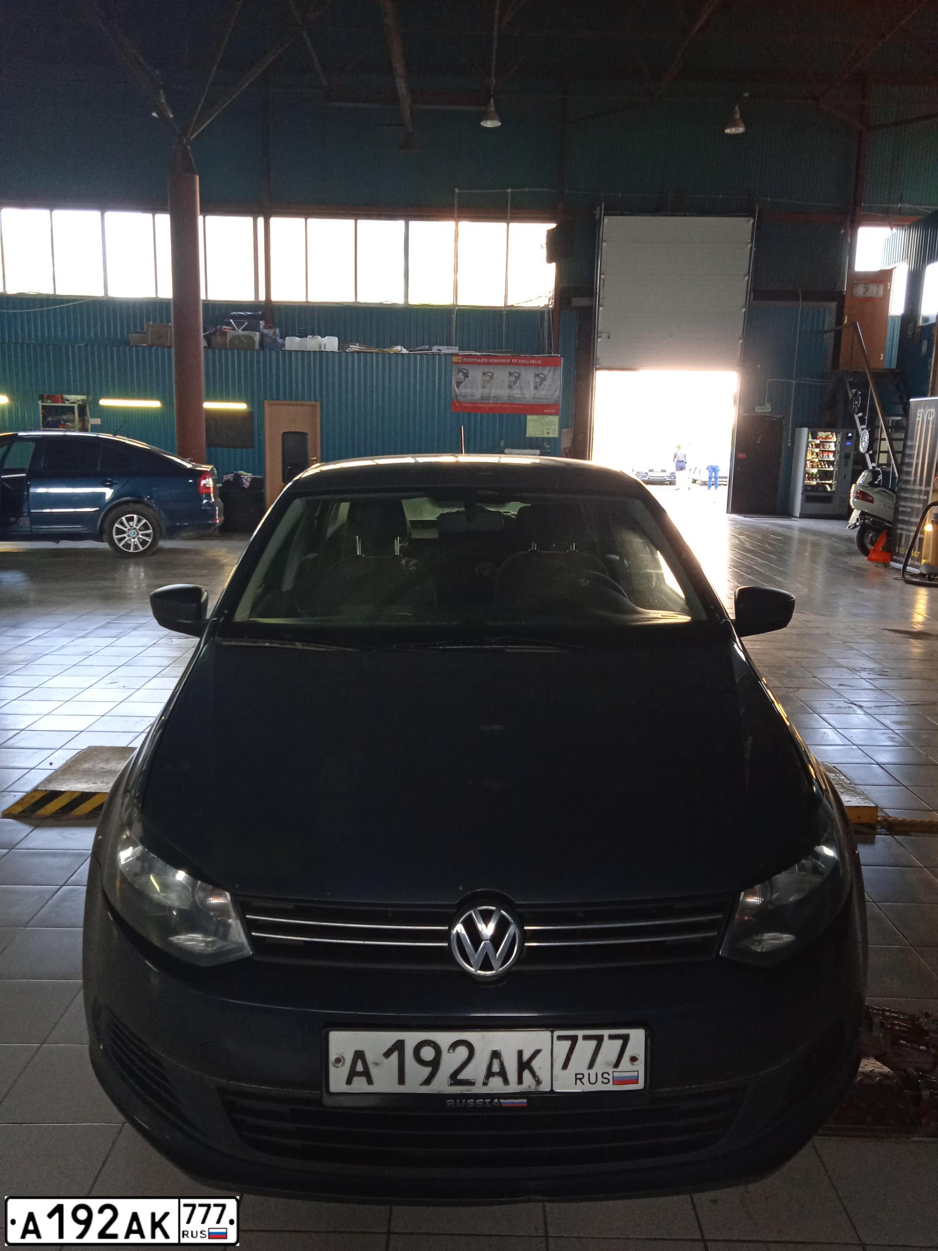 Фото автомобиля VOLKSWAGEN POLO, 2013 — госномер А192АК777. Цвет: СЕРЫЙ