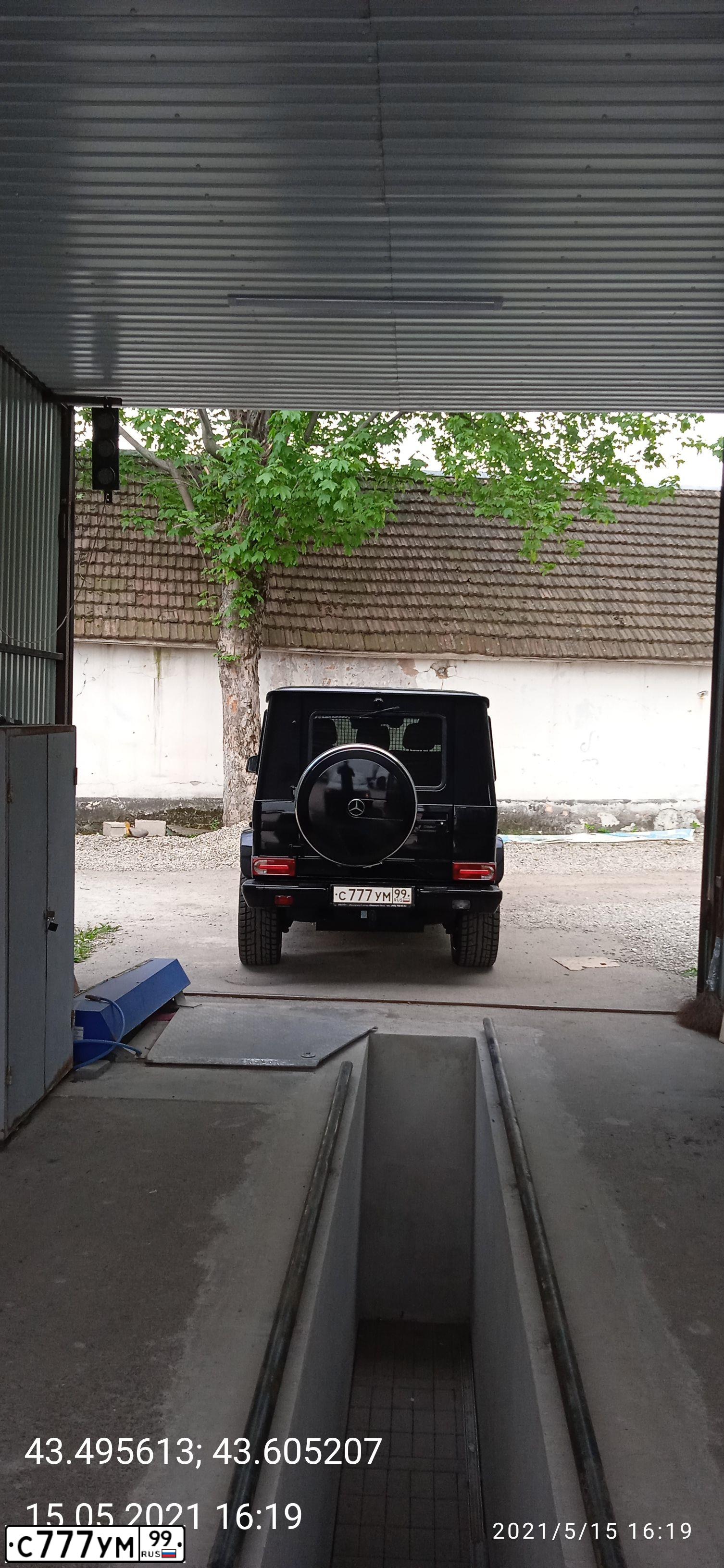 Фото автомобиля MERCEDES G-KLASSE, 2017 — госномер Е888ХТ05. Цвет: ЧЕРНЫЙ