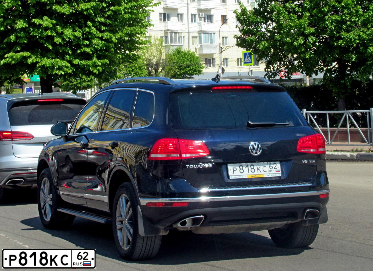 Фото автомобиля VOLKSWAGEN TOUAREG, 2016 — госномер С903ТМ777. Цвет: Темно-синий