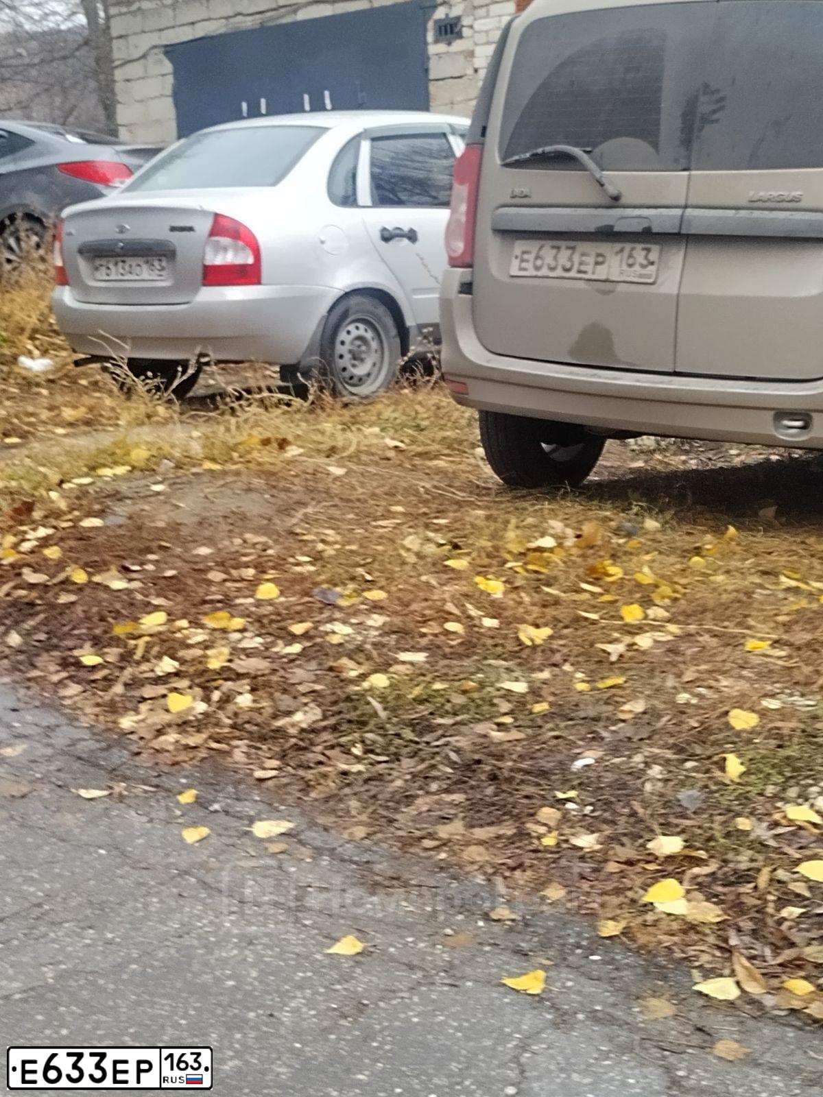 Фото автомобиля LADA LARGUS, 2013 — госномер Е633ЕР163. Цвет: СЕРО-БЕЖЕВЫЙ