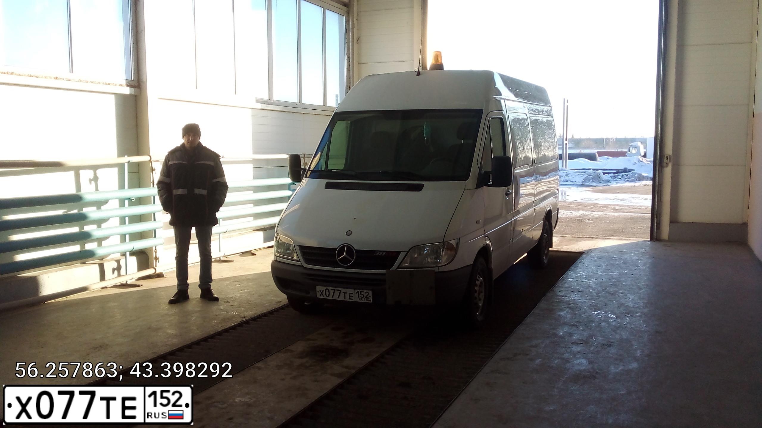 Фото автомобиля MERCEDES SPRINTER, 2017 — госномер Х077ТЕ152. Цвет: Белый