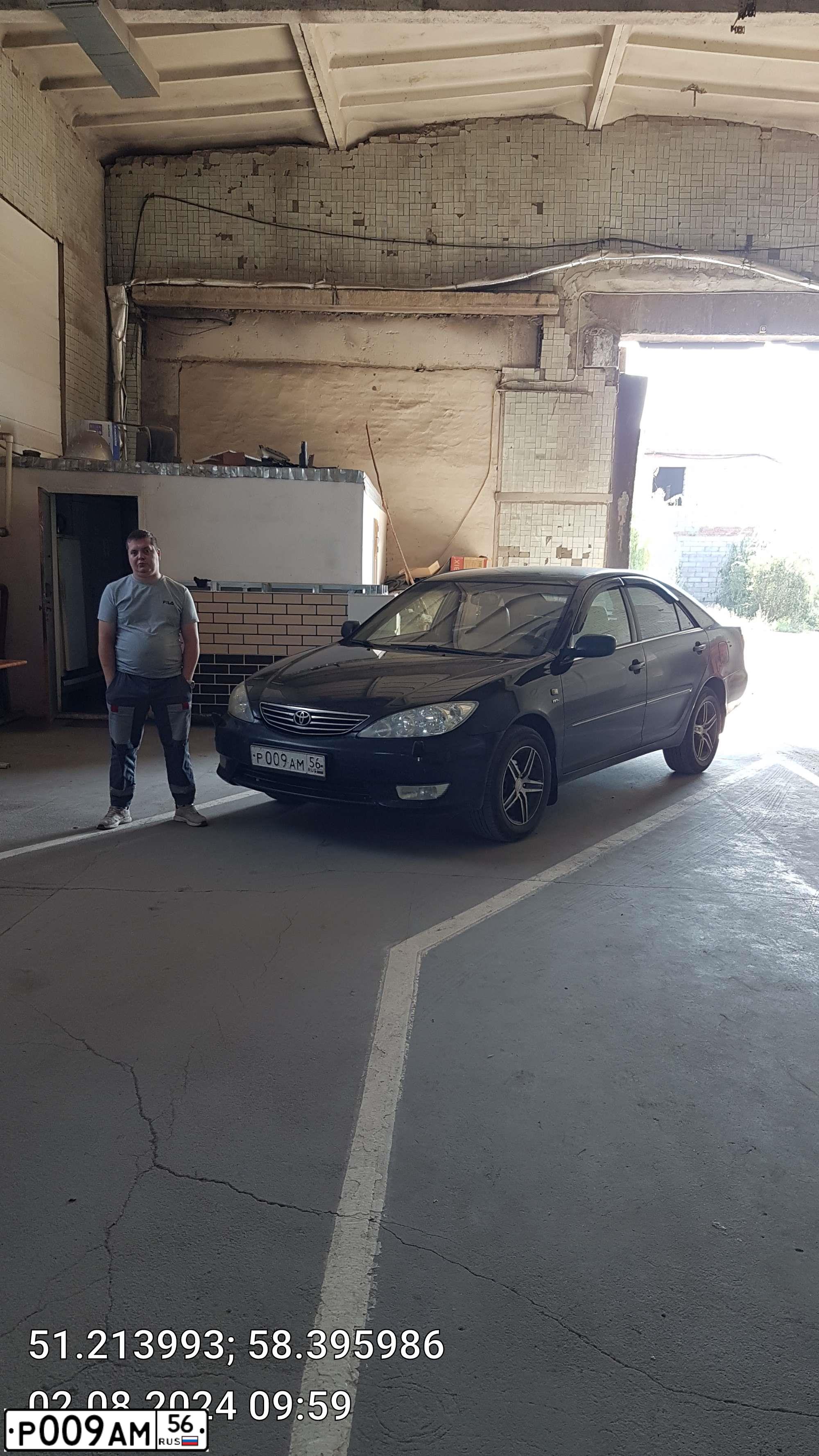 Фото автомобиля TOYOTA CAMRY, 2005 — госномер Р009АМ56. Цвет: ЧЕРНЫЙ