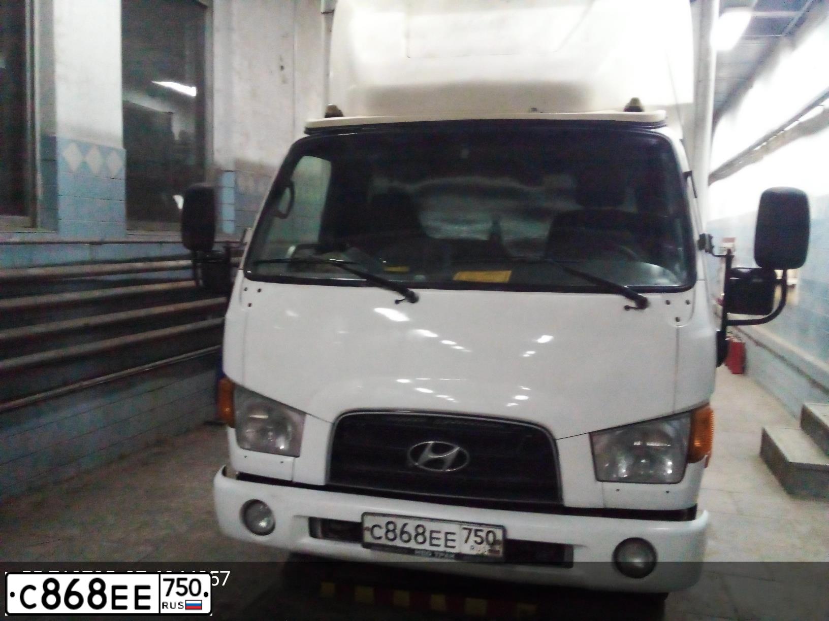 Фото автомобиля HYUNDAI MIGHTY, 2010 — госномер С868ЕЕ750. Цвет: БЕЛЫЙ
