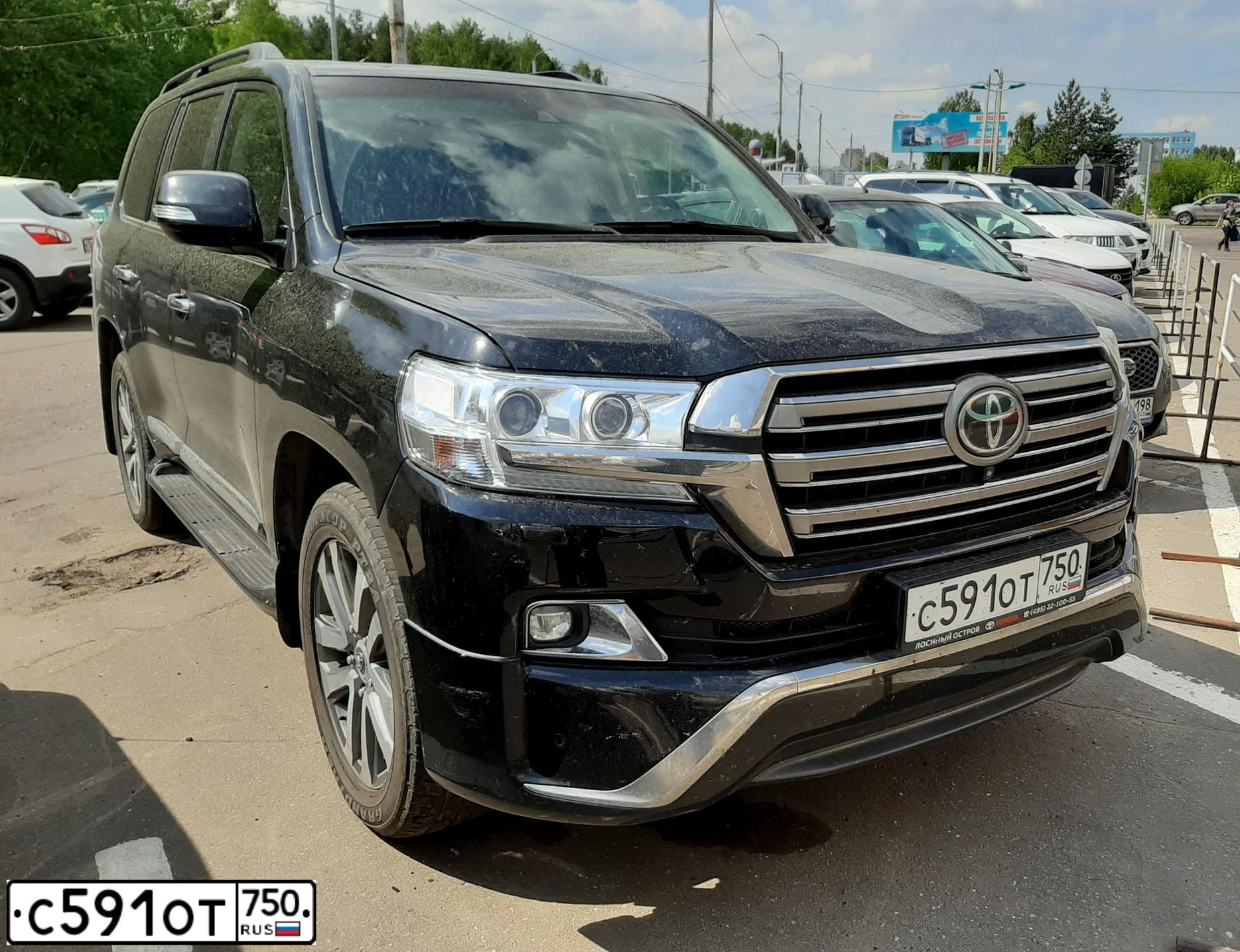 Фото автомобиля TOYOTA LAND CRUISER, 2016 — госномер Т762ЕР05