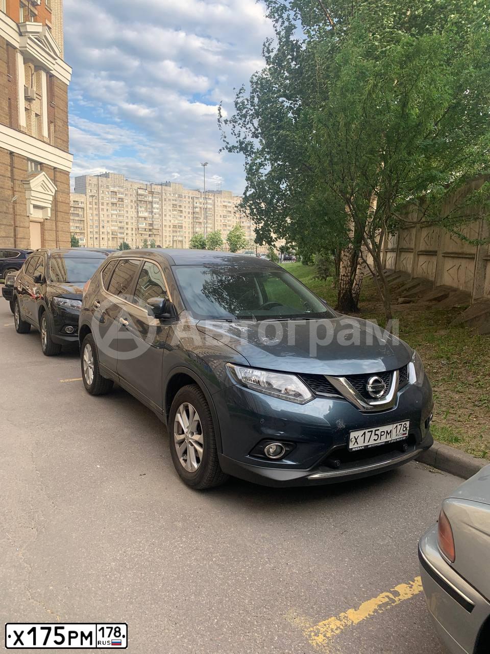 Фото автомобиля NISSAN X-TRAIL, 2017 — госномер Х175РМ178. Цвет: ТЕМНО-СИНИЙ