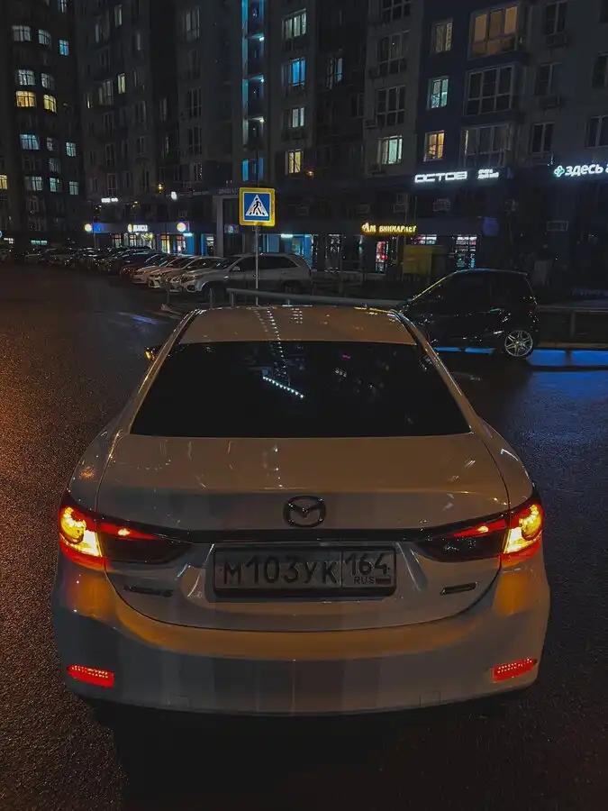Фото автомобиля MAZDA 6, 2013 — госномер М103УК164. Цвет: Белый
