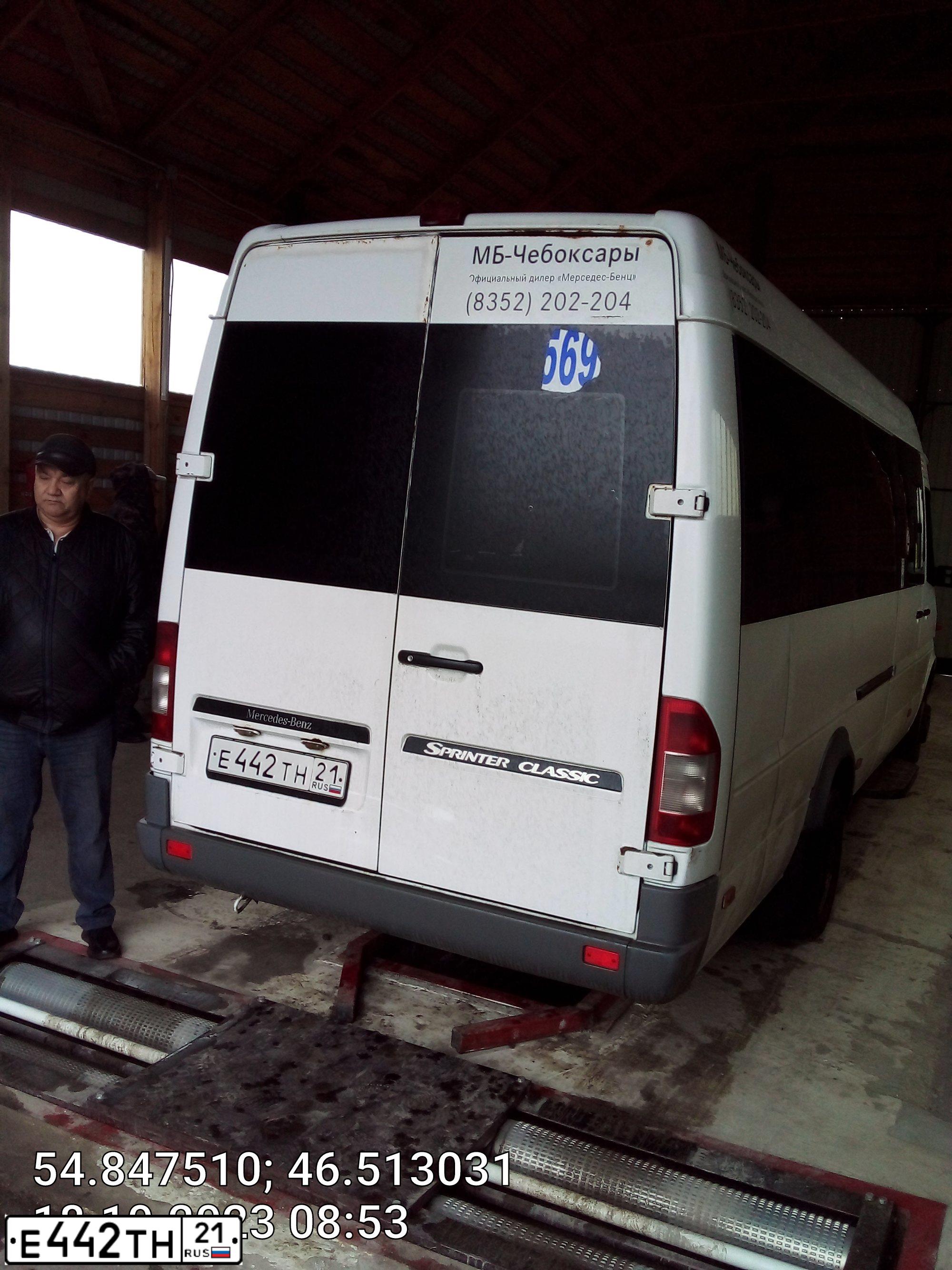 Фото автомобиля MERCEDES SPRINTER, 2016 — госномер Е442ТН21. Цвет: БЕЛЫЙ
