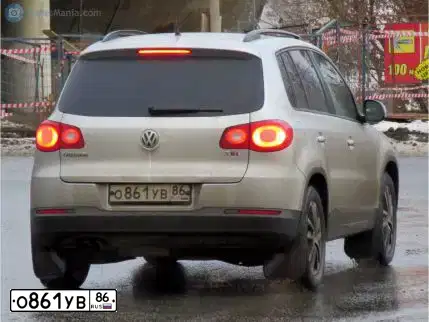 Фото автомобиля VOLKSWAGEN TIGUAN, 2010 — госномер У030АА790. Цвет: СЕРЕБРИСТЫЙ