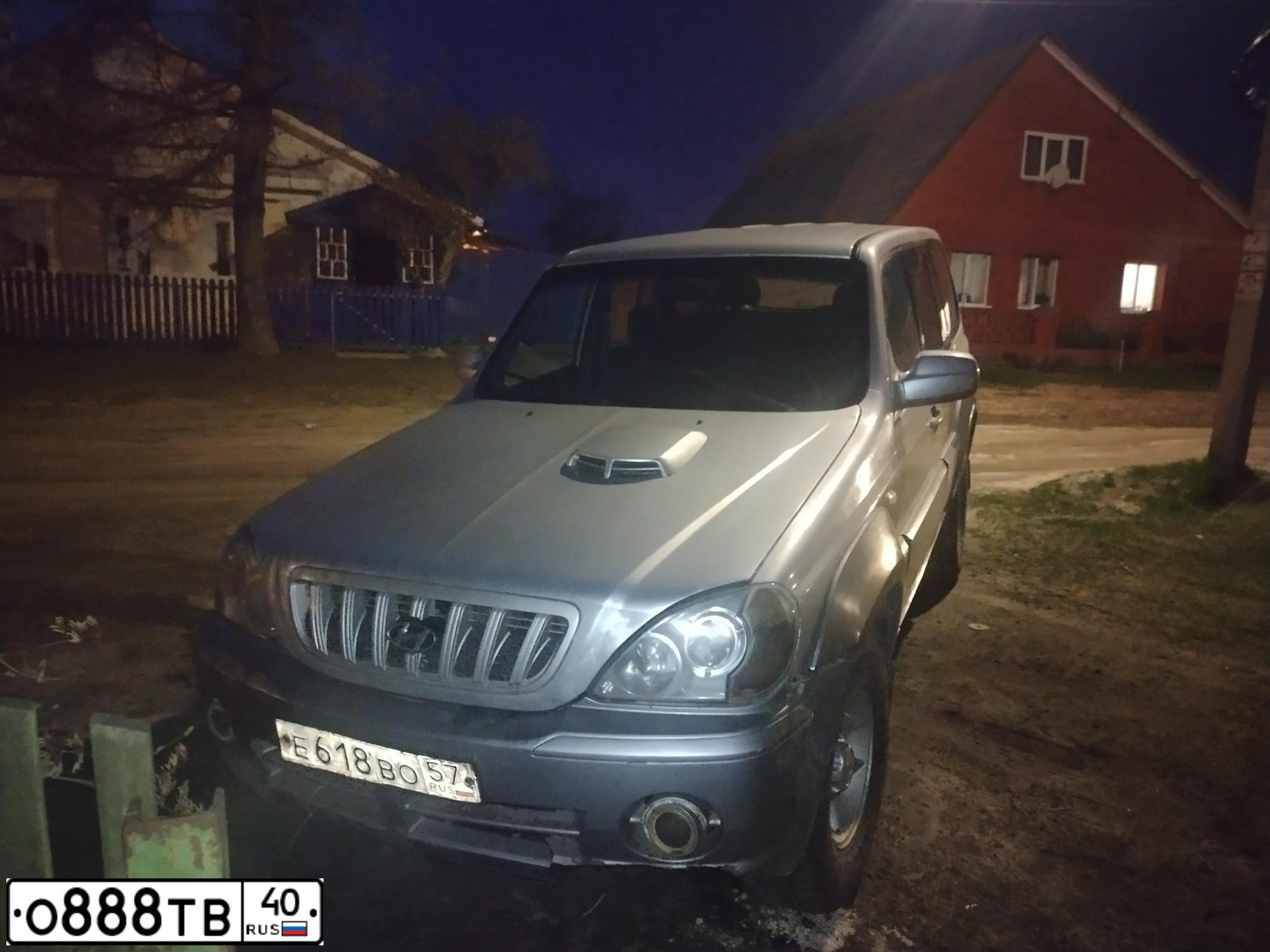 Фото автомобиля MITSUBISHI LANCER, 2007 — госномер О888ТВ40. Цвет: ЧЕРНЫЙ