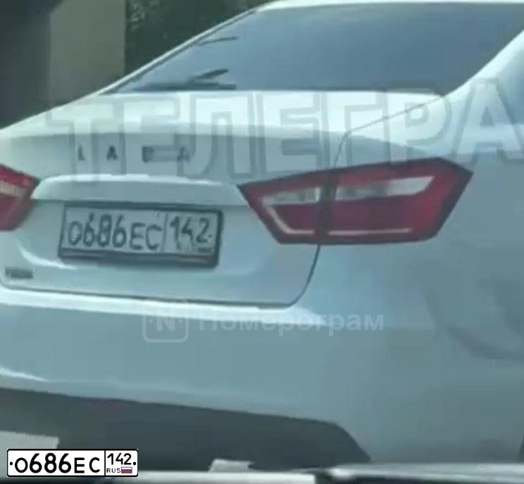 Фото автомобиля VOLKSWAGEN POLO, 2016 — госномер О686ЕС142. Цвет: ТЕМНО-СИНИЙ