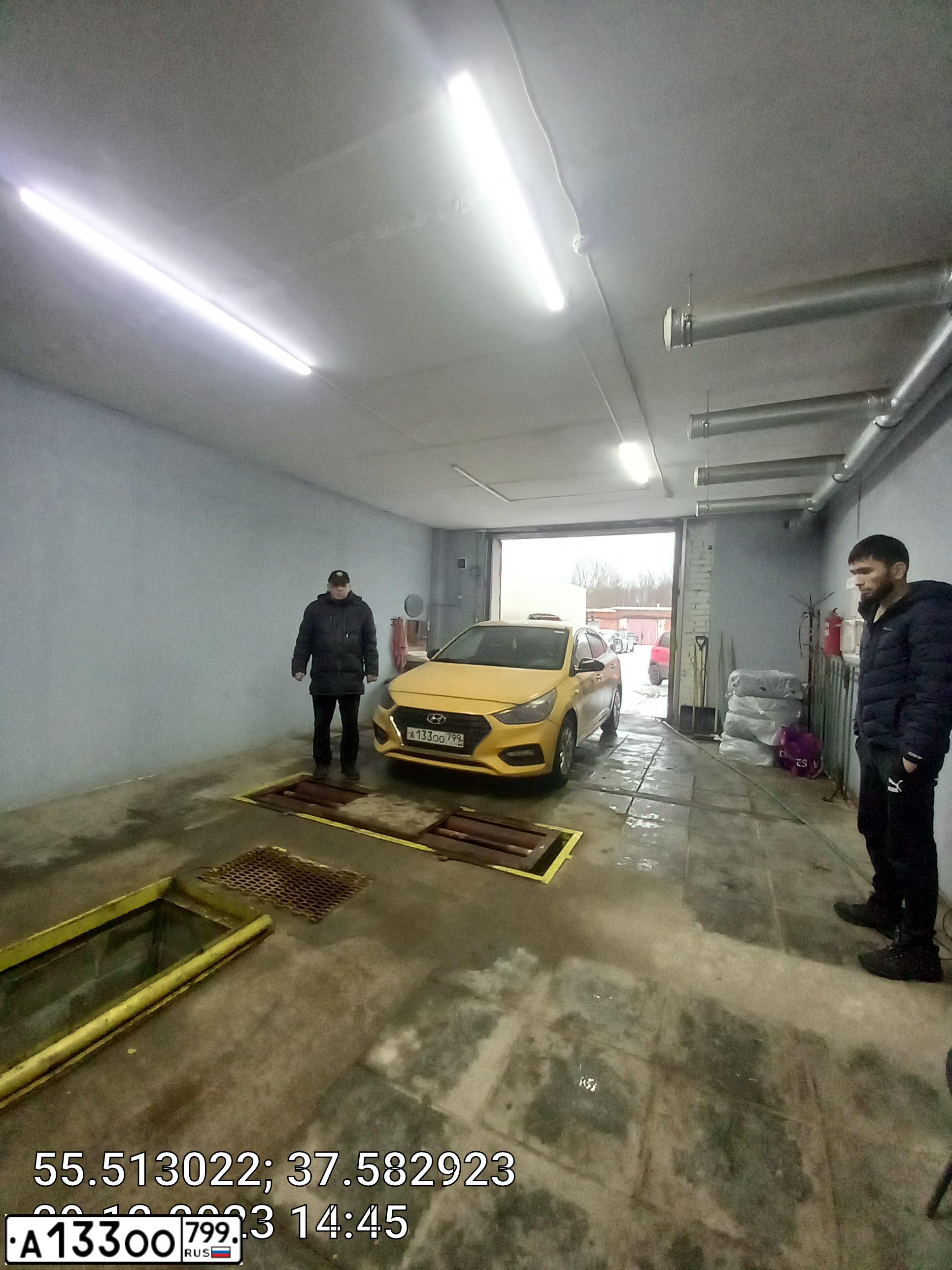 Фото автомобиля HYUNDAI SOLARIS, 2019 — госномер А133ОО799. Цвет: ЖЕЛТЫЙ